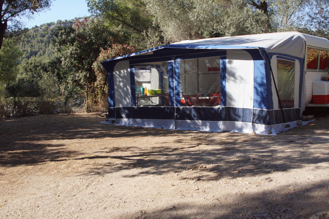 Emplacement camping caravane