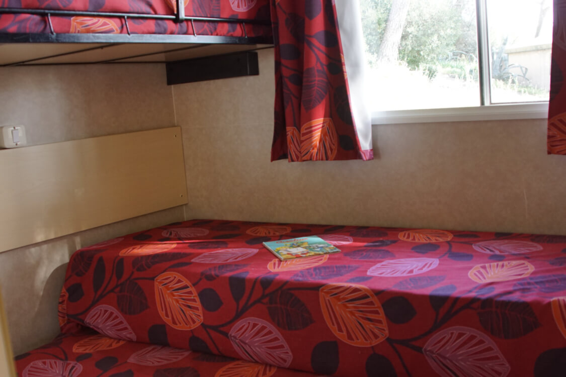 Chambre Mobil home Six Fours en camping 4 étoiles à Saint Cyr sur Mer
